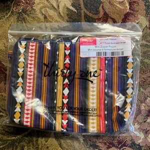 Mini zipper pouch